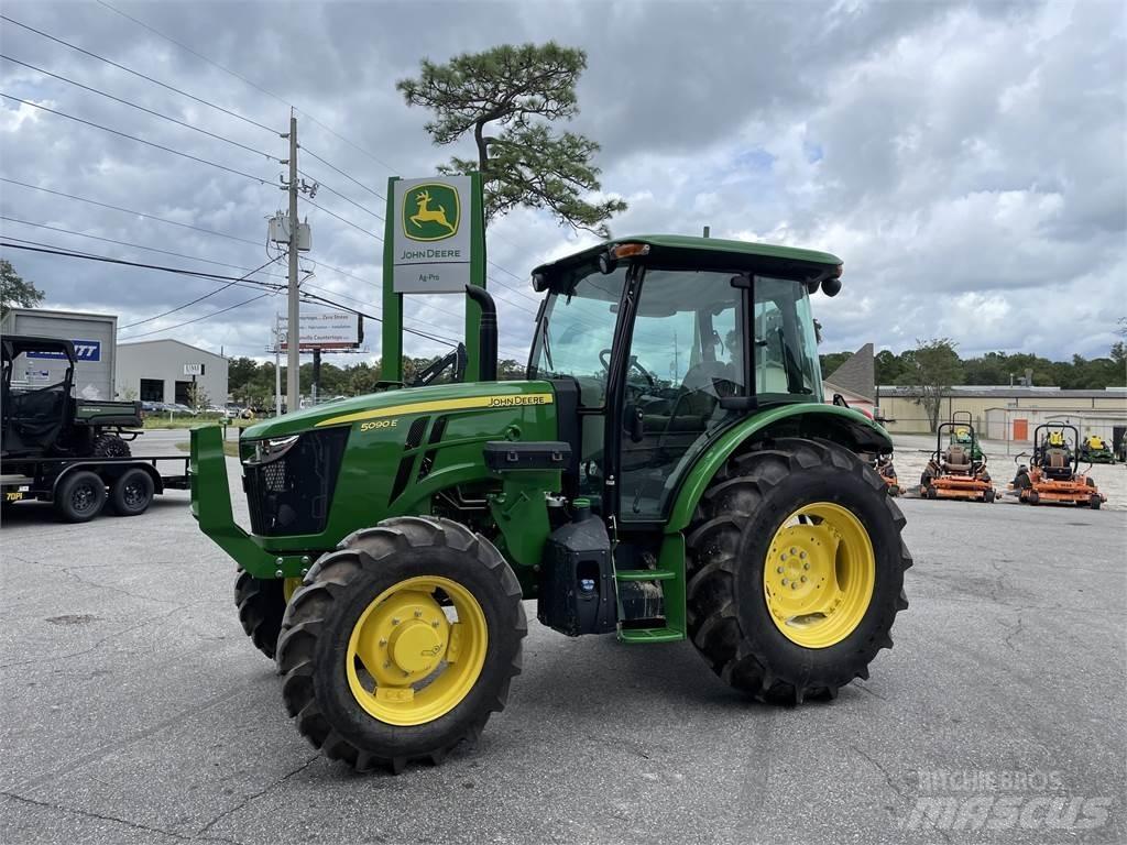 John Deere 5090E Traktory