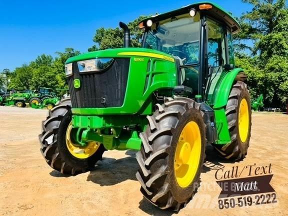 John Deere 5090E Traktory
