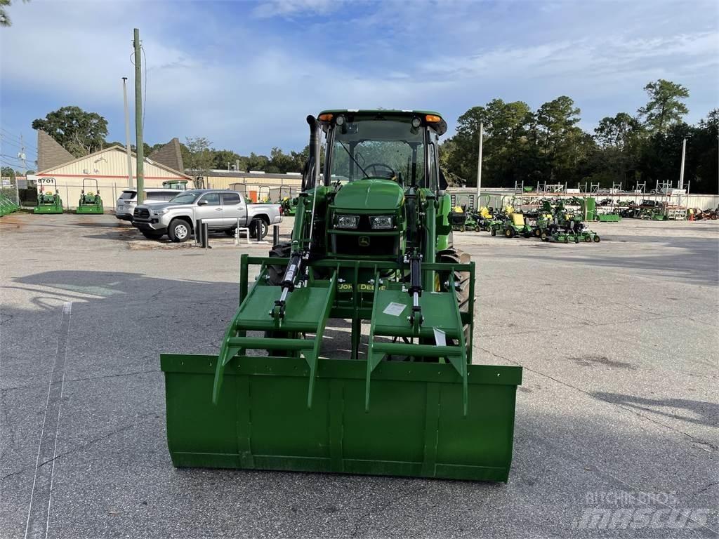John Deere 5090E Traktory
