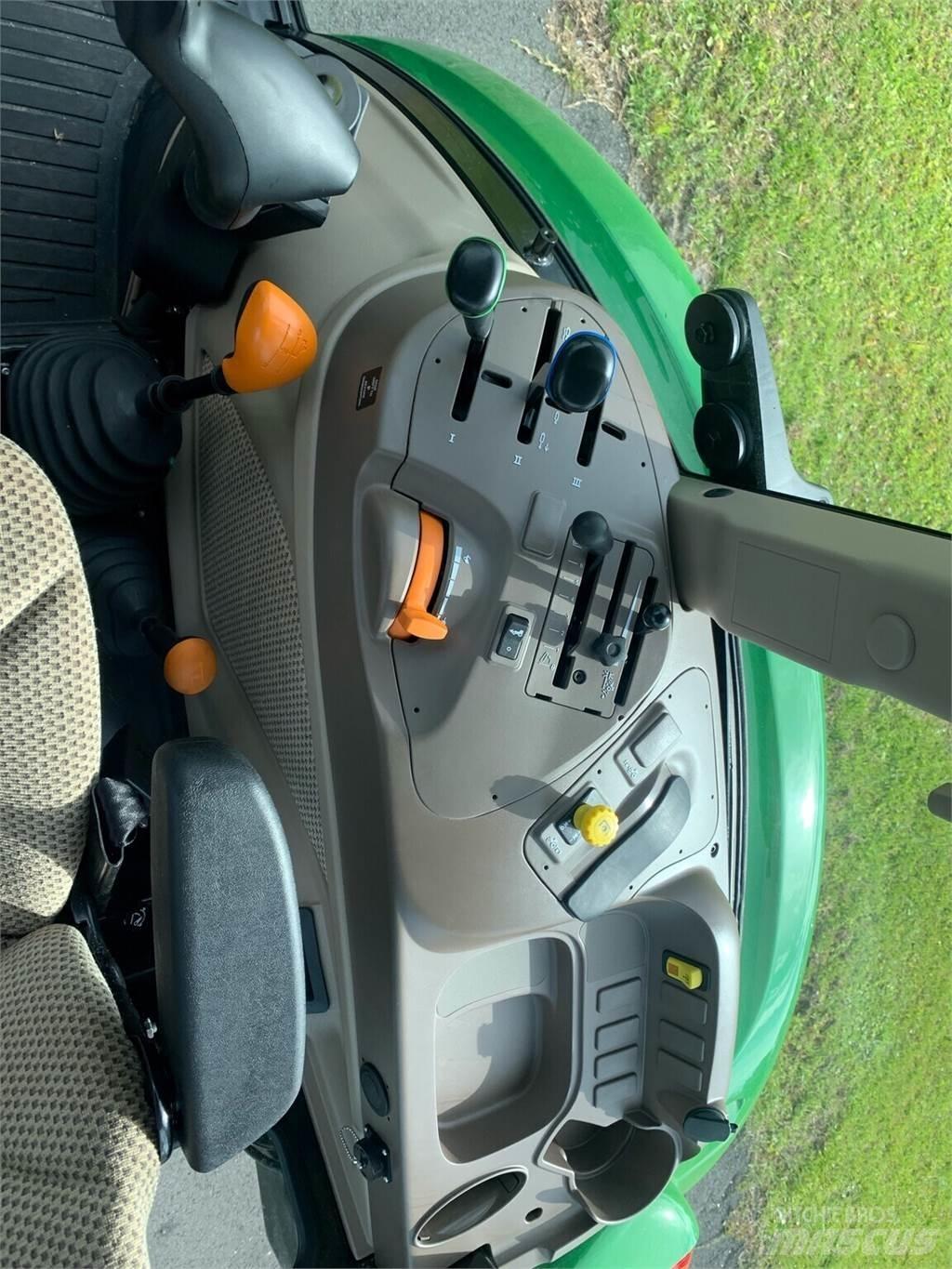 John Deere 5090E Traktory