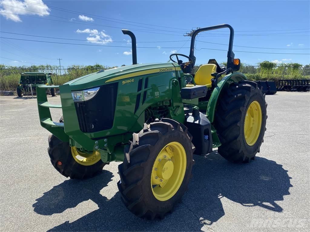 John Deere 5090E Traktory