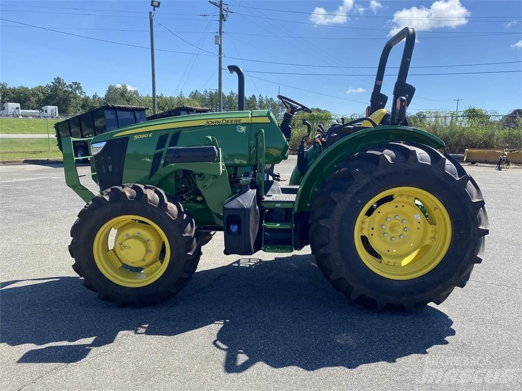 John Deere 5090E Traktory