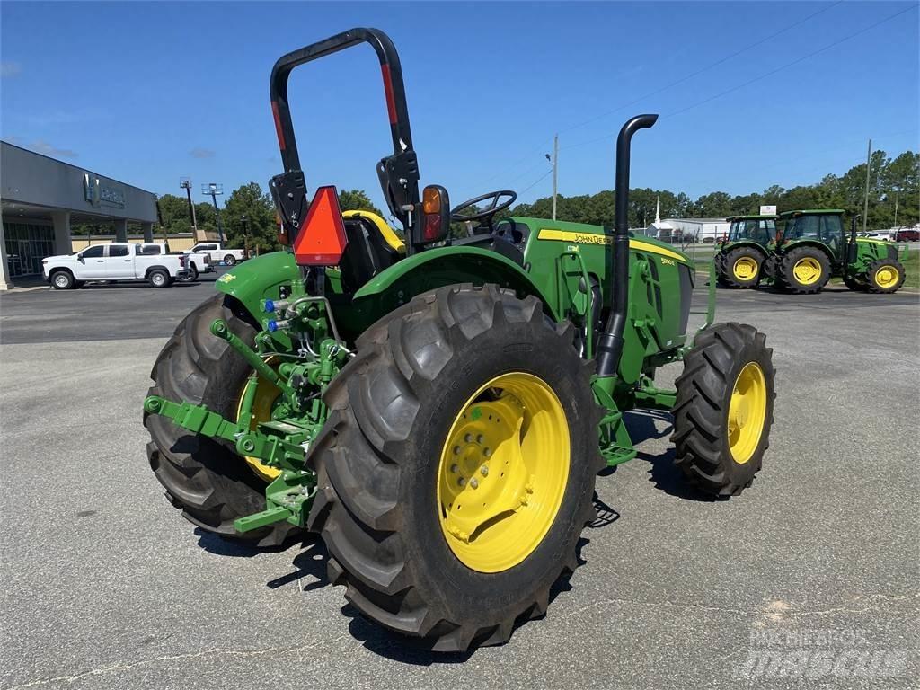 John Deere 5090E Traktory