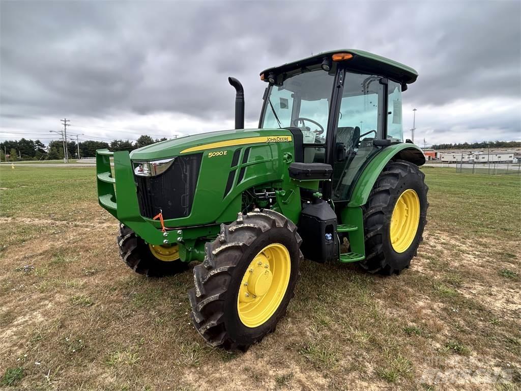 John Deere 5090E Traktory
