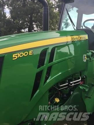 John Deere 5100E Traktory
