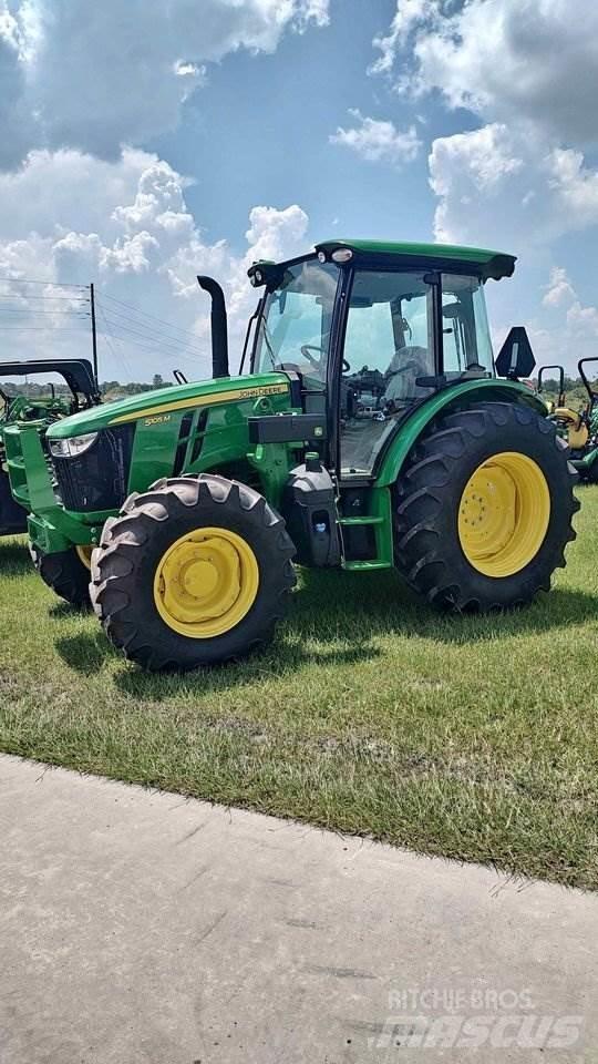 John Deere 5105M Traktory