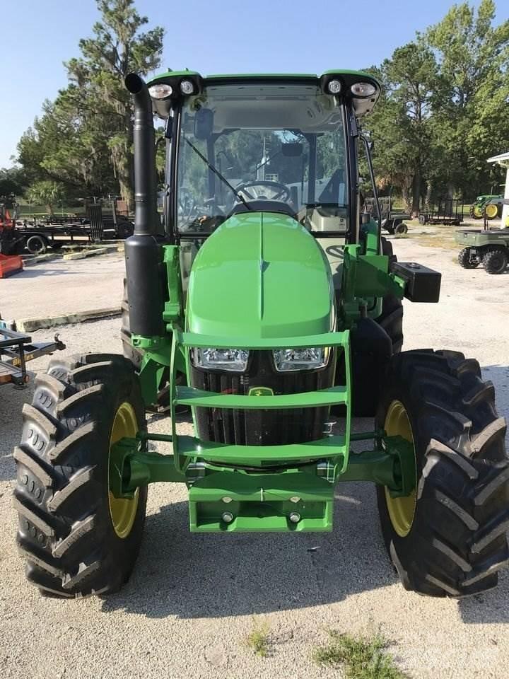 John Deere 5105M Traktory