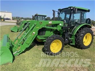 John Deere 5115M Traktory