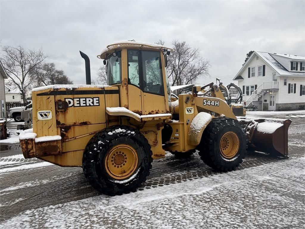 John Deere 544H Kolové nakladače