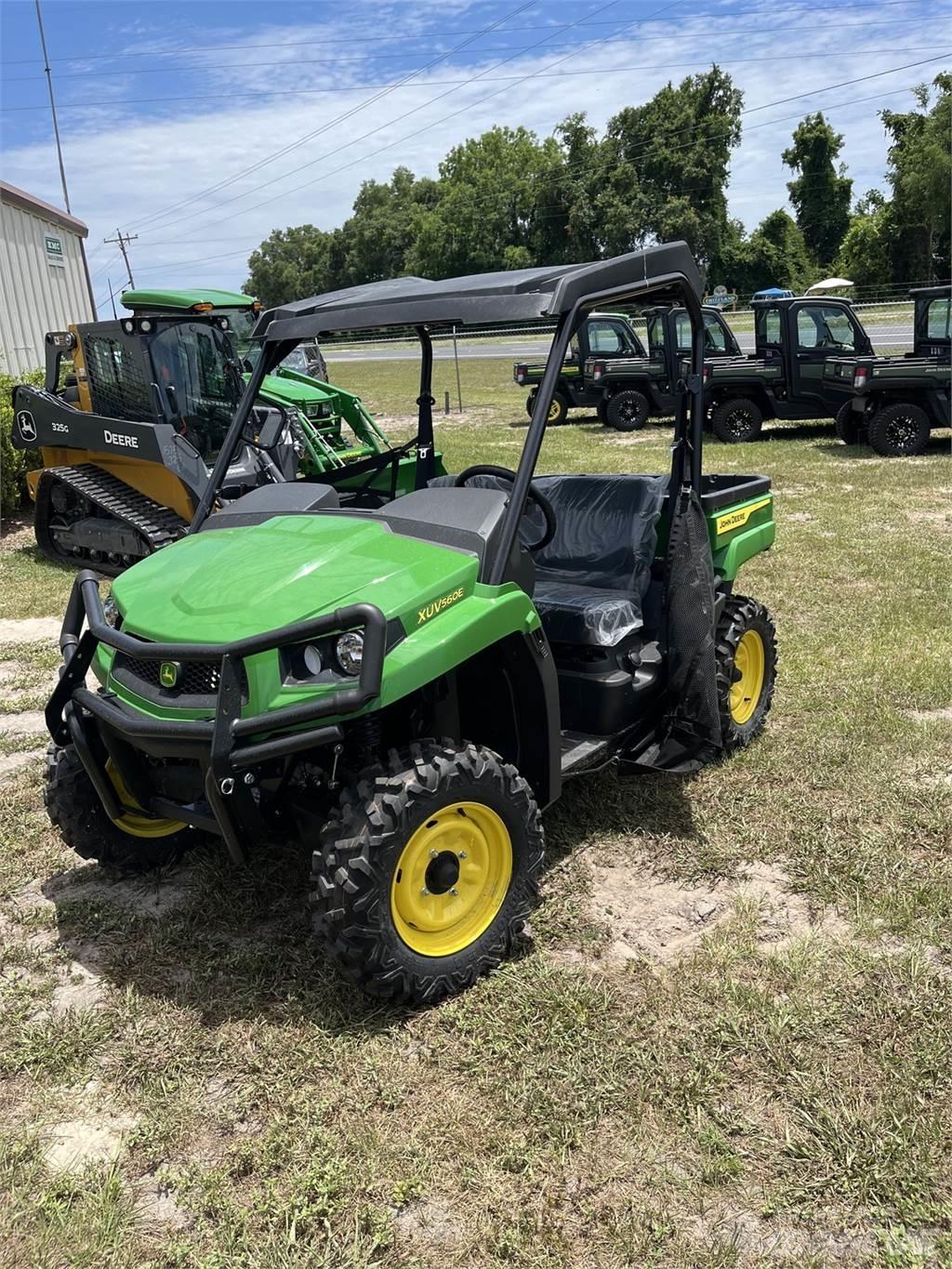 John Deere 560E Užitkové stroje