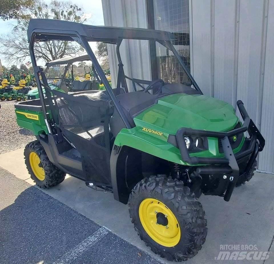John Deere 560E Užitkové stroje