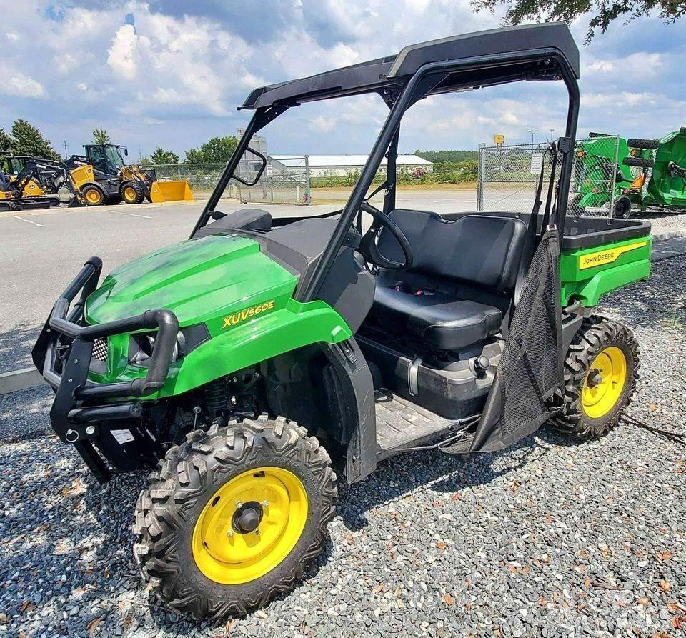 John Deere 560E Užitkové stroje
