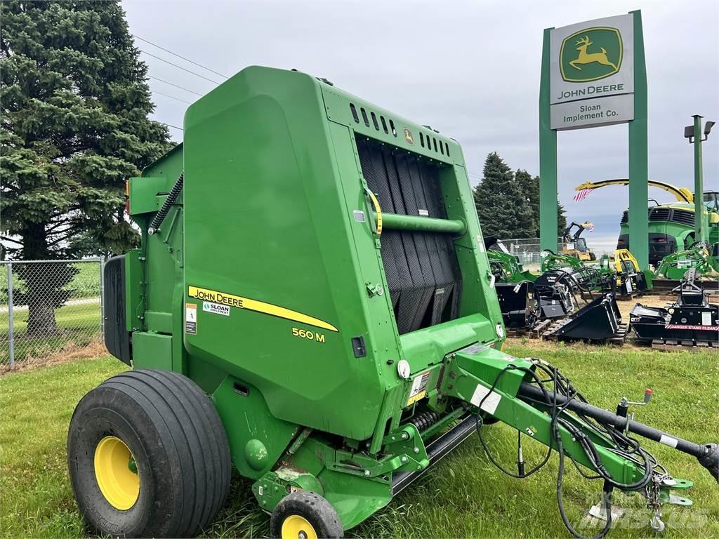 John Deere 560M Lis na válcové balíky