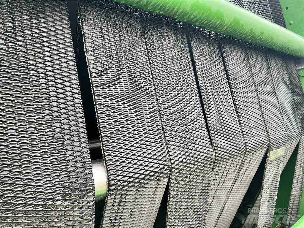 John Deere 560M Lis na válcové balíky
