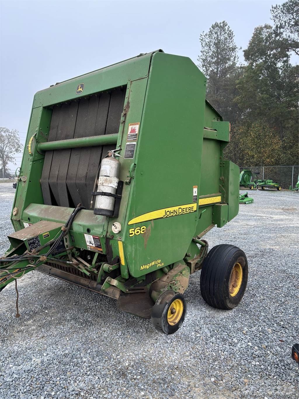 John Deere 568 Lis na válcové balíky