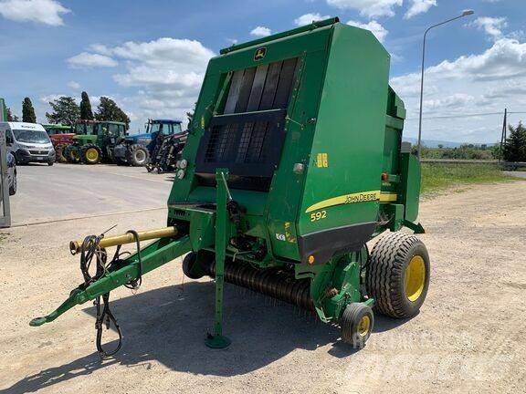 John Deere 592 Lis na válcové balíky