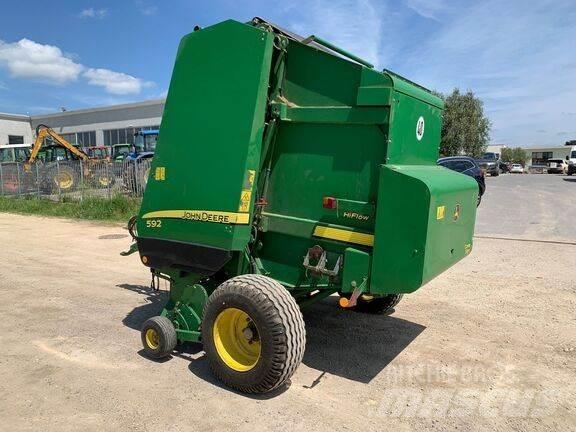 John Deere 592 Lis na válcové balíky