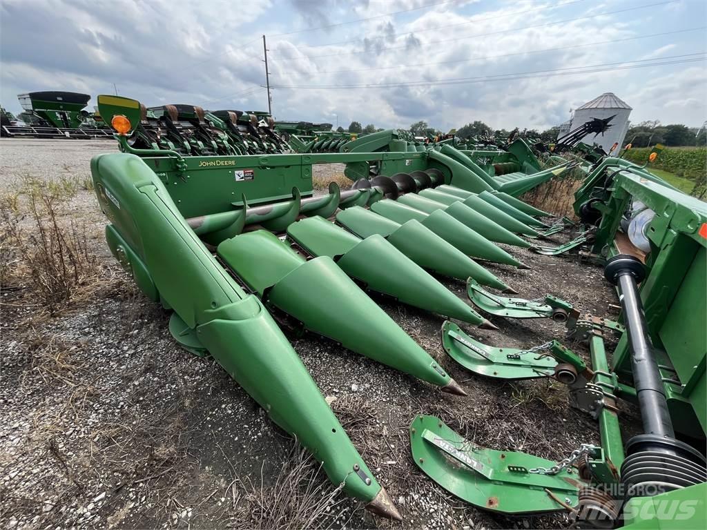 John Deere 608C Příslušenství a náhradní díly ke kombajnům