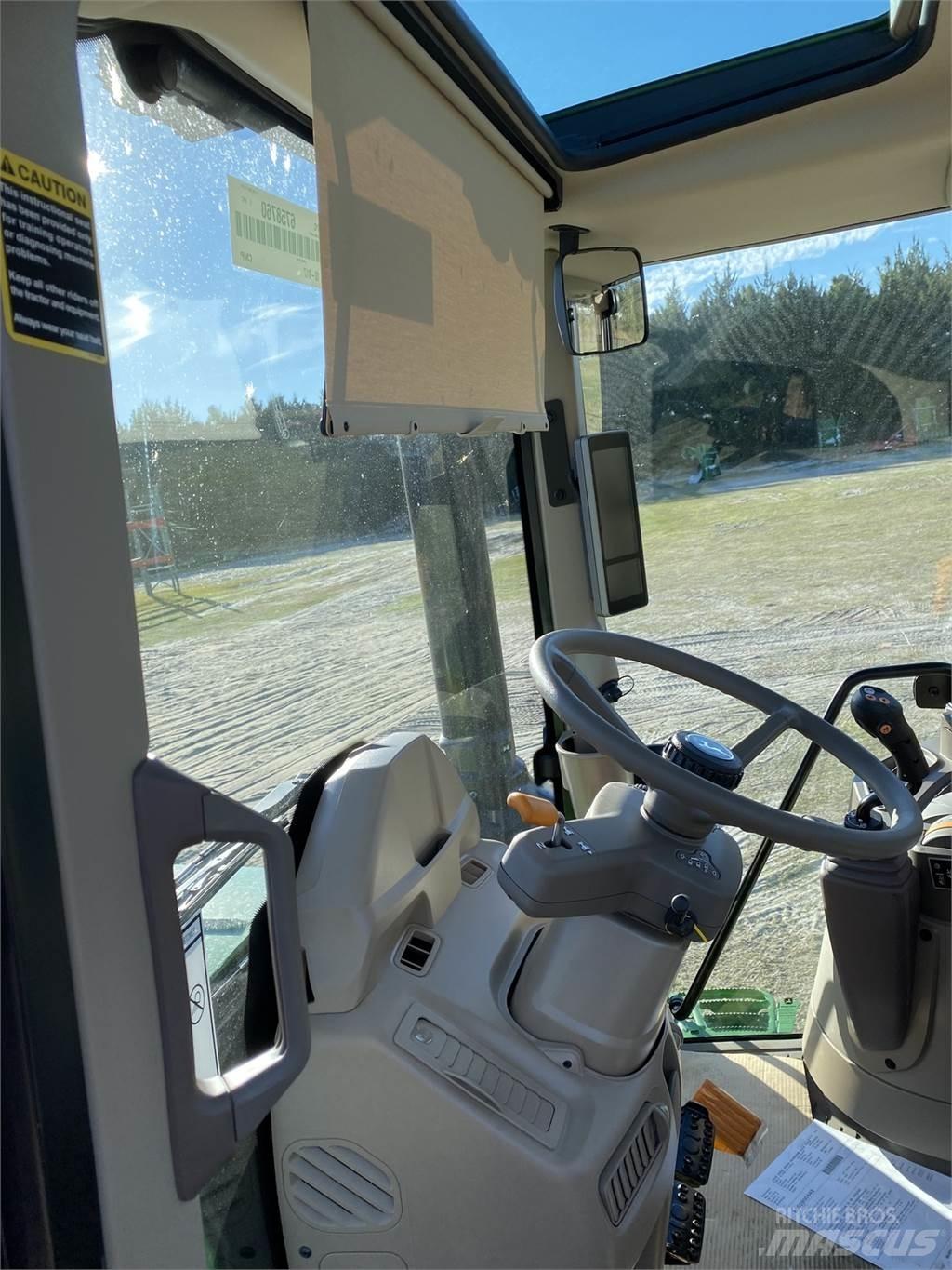 John Deere 6155M Traktory