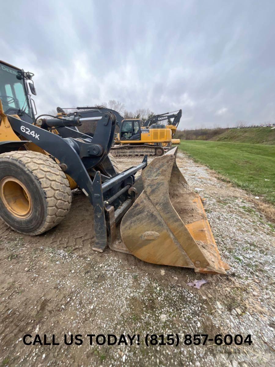 John Deere 624K Kolové nakladače