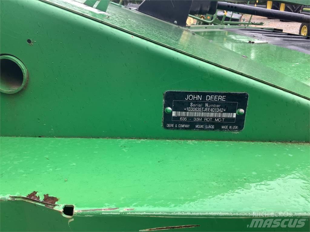 John Deere 635 Kondicionér žacího stroje