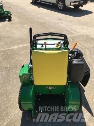 John Deere 636M Samojízdné sekačky