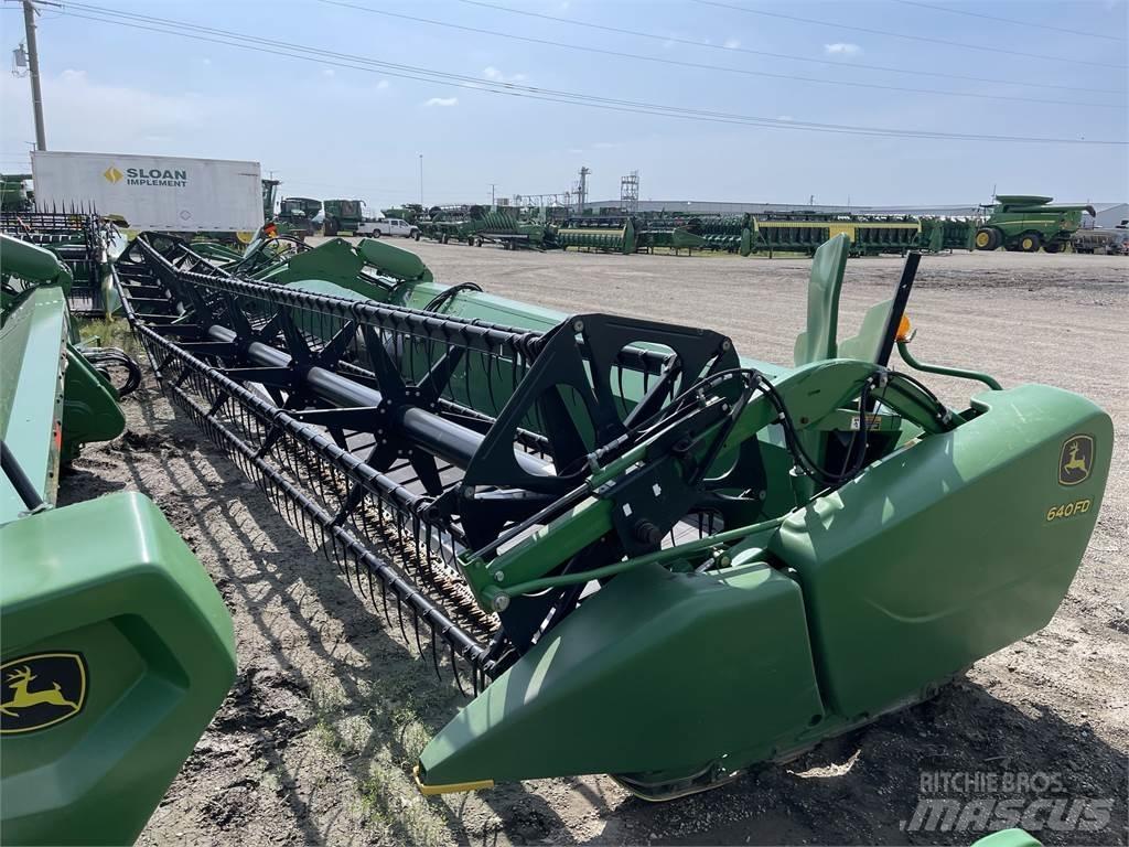 John Deere 640FD Příslušenství a náhradní díly ke kombajnům