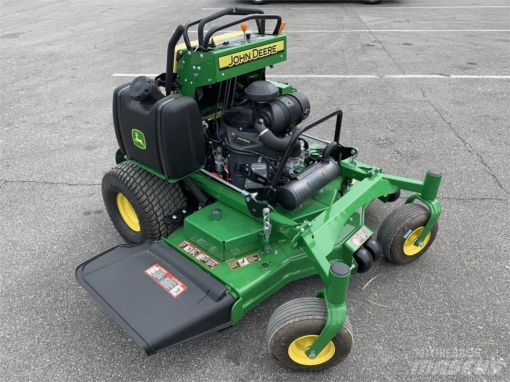 John Deere 652R Samojízdné sekačky