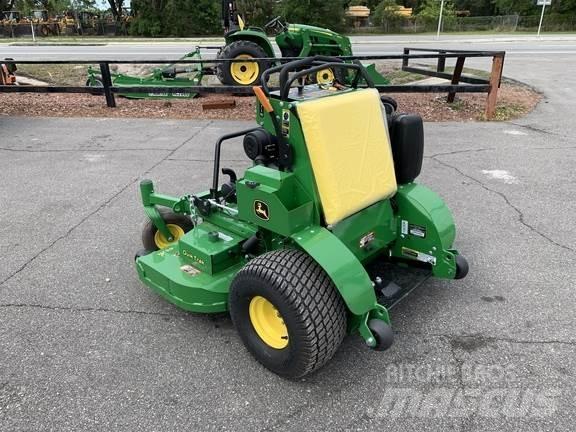 John Deere 652R Samojízdné sekačky