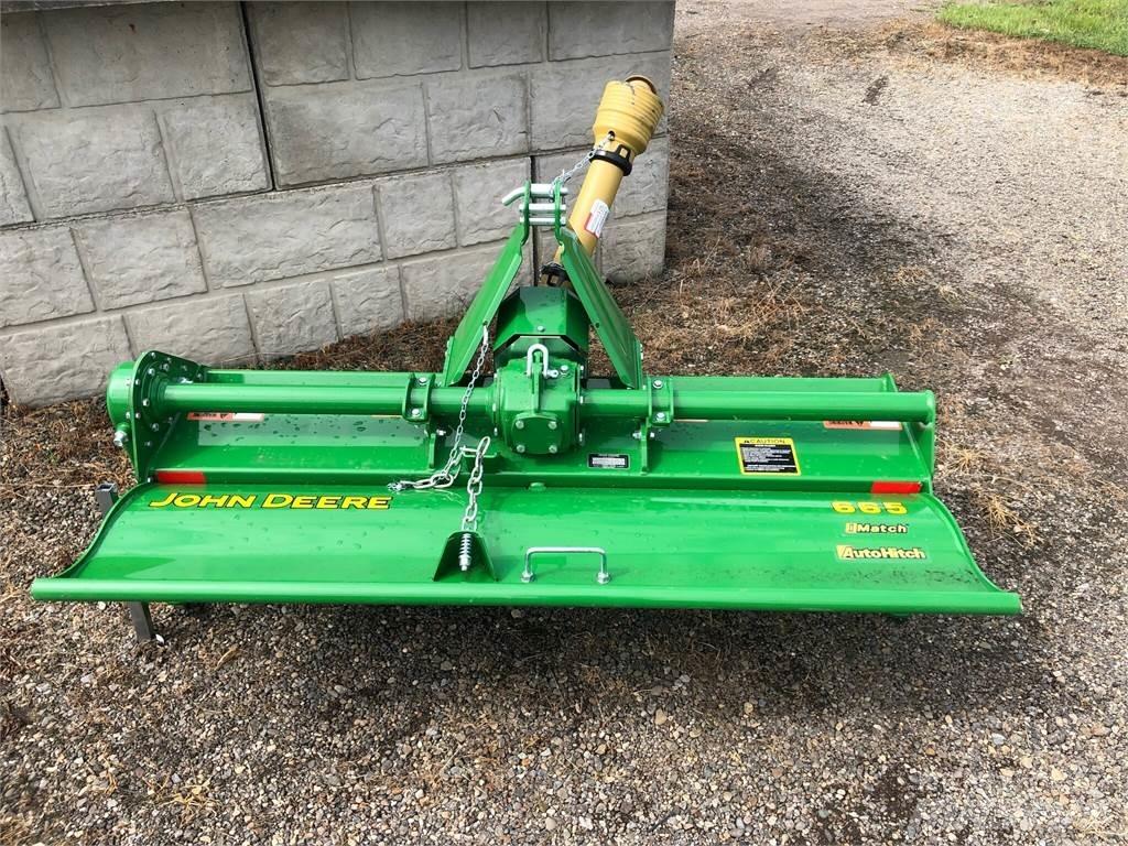 John Deere 665 Rotační brány a půdní frézy