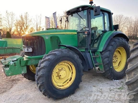 John Deere 6820 Traktory