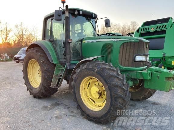 John Deere 6820 Traktory