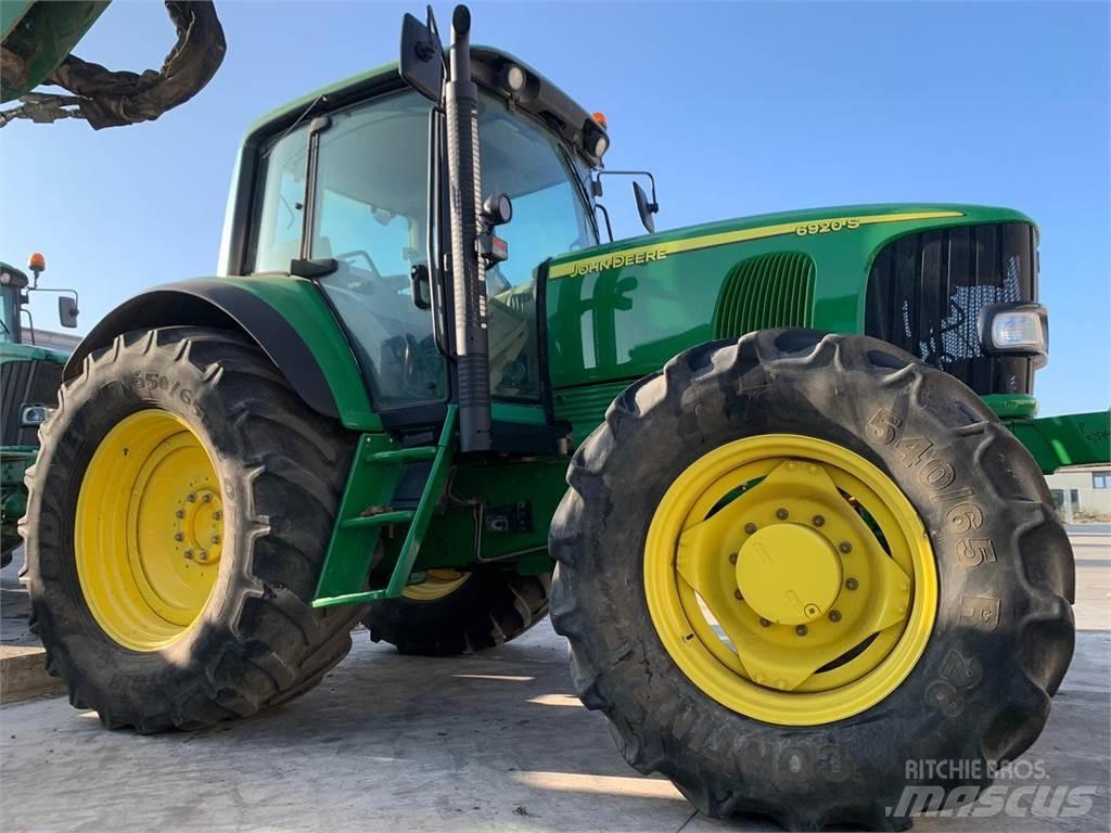 John Deere 6920 Traktory