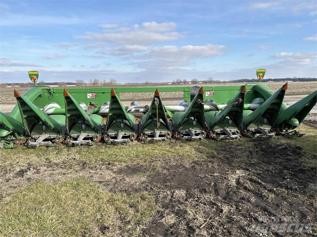 John Deere 708C Příslušenství a náhradní díly ke kombajnům