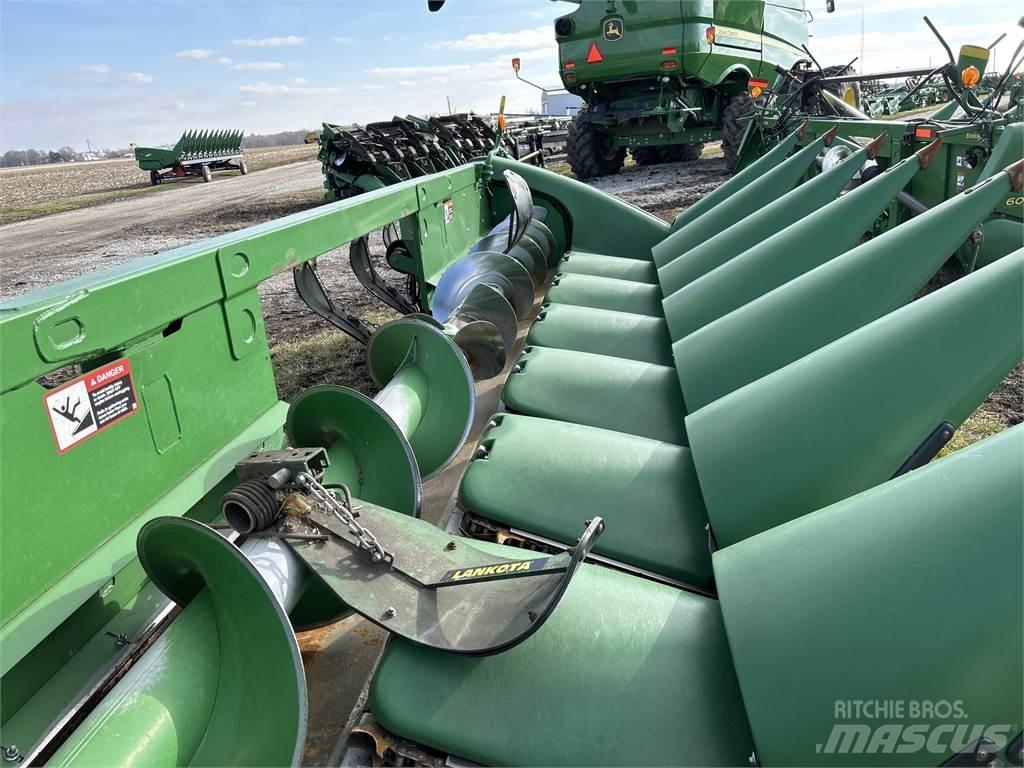 John Deere 708C Příslušenství a náhradní díly ke kombajnům