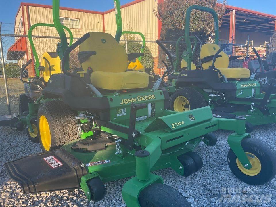 John Deere 720E Sekačky s nulovým poloměrem otáčení