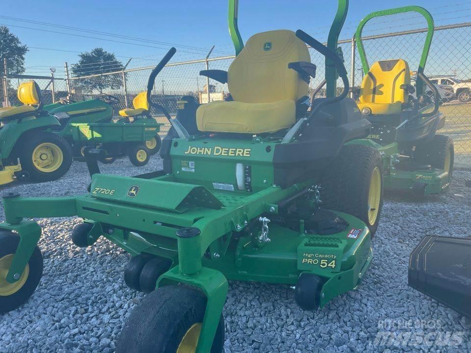 John Deere 720E Sekačky s nulovým poloměrem otáčení