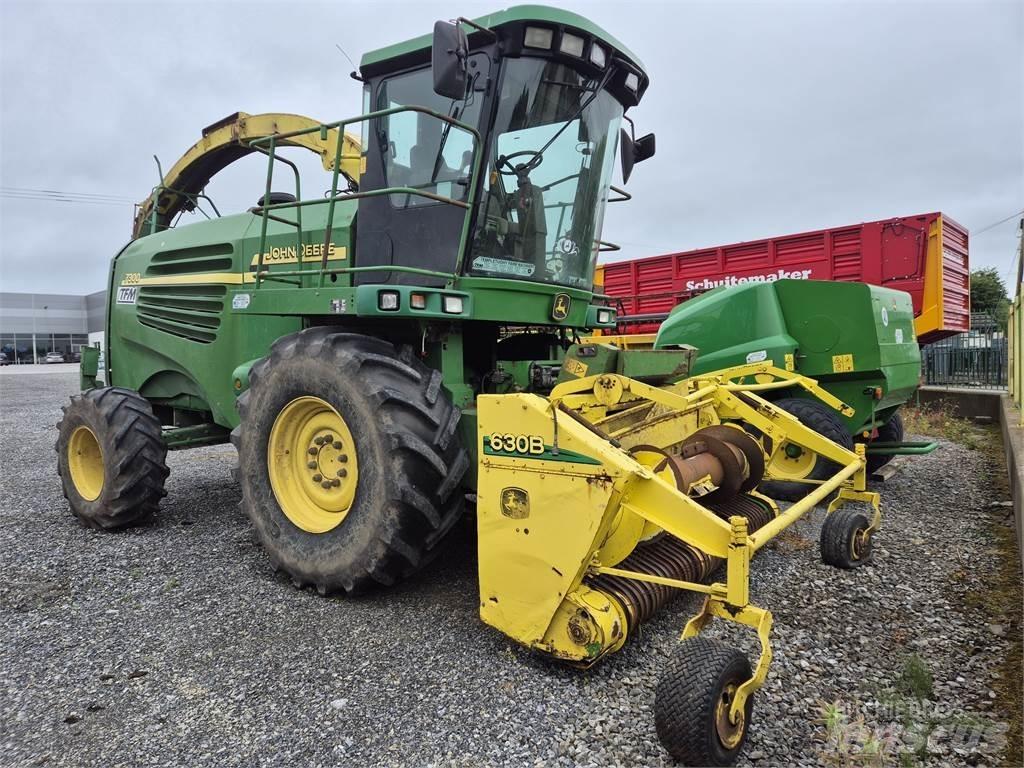 John Deere 7300 Sklízecí řezačka