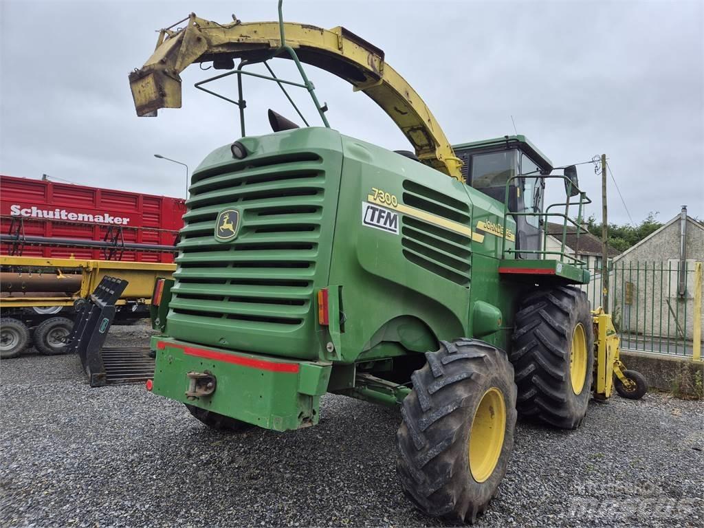 John Deere 7300 Sklízecí řezačka