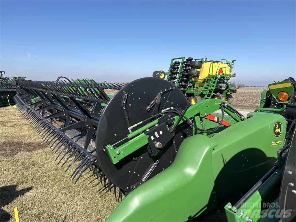 John Deere 740FD Příslušenství a náhradní díly ke kombajnům