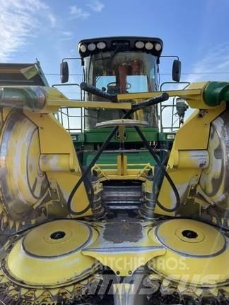 John Deere 7700 Sklízecí řezačka