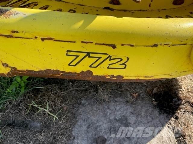 John Deere 772 Stroje na sklizeň pícnin-příslušenství