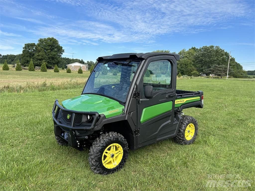 John Deere 835M Užitkové stroje
