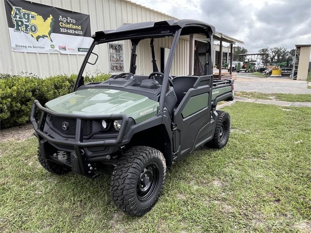 John Deere 835M Užitkové stroje