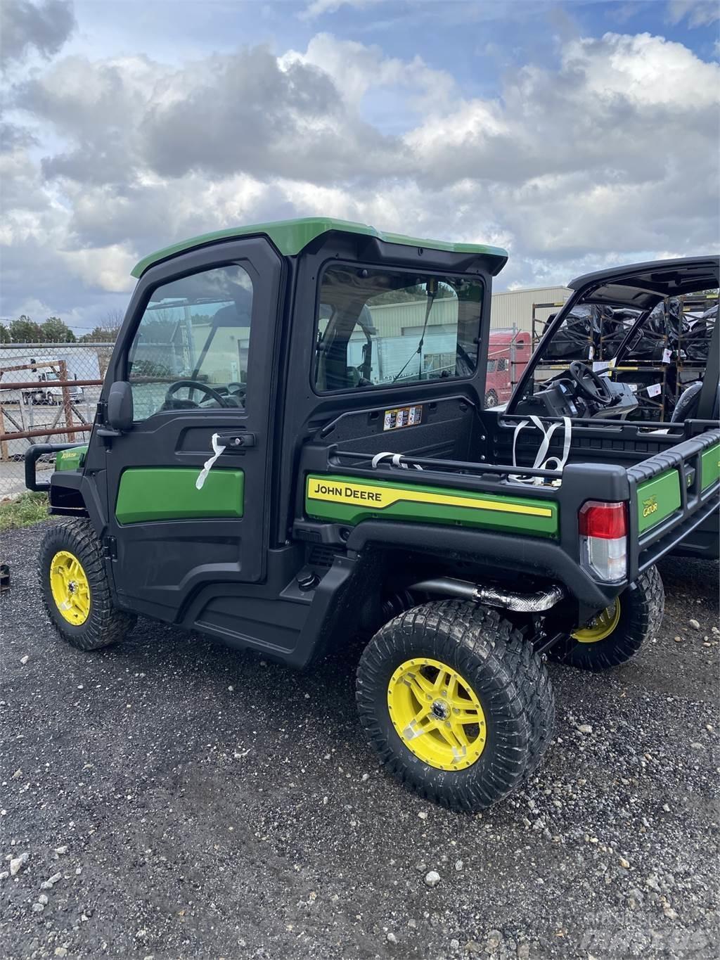 John Deere 835R Užitkové stroje