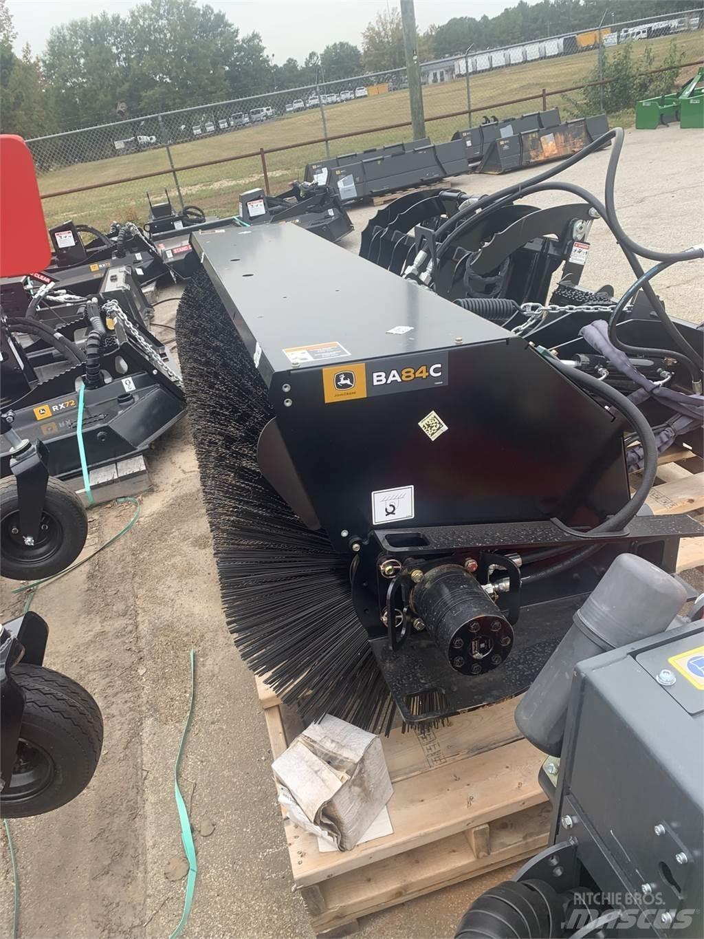 John Deere BA84C Stavebnictví - ostatní