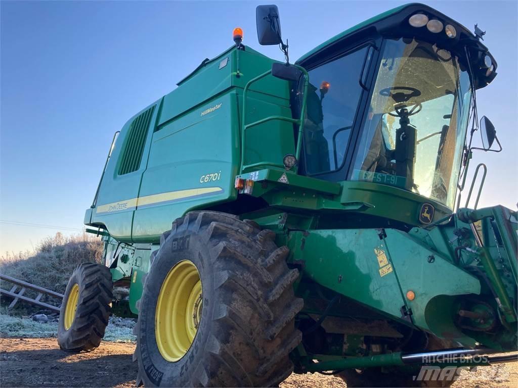 John Deere C670 Sklízecí mlátičky