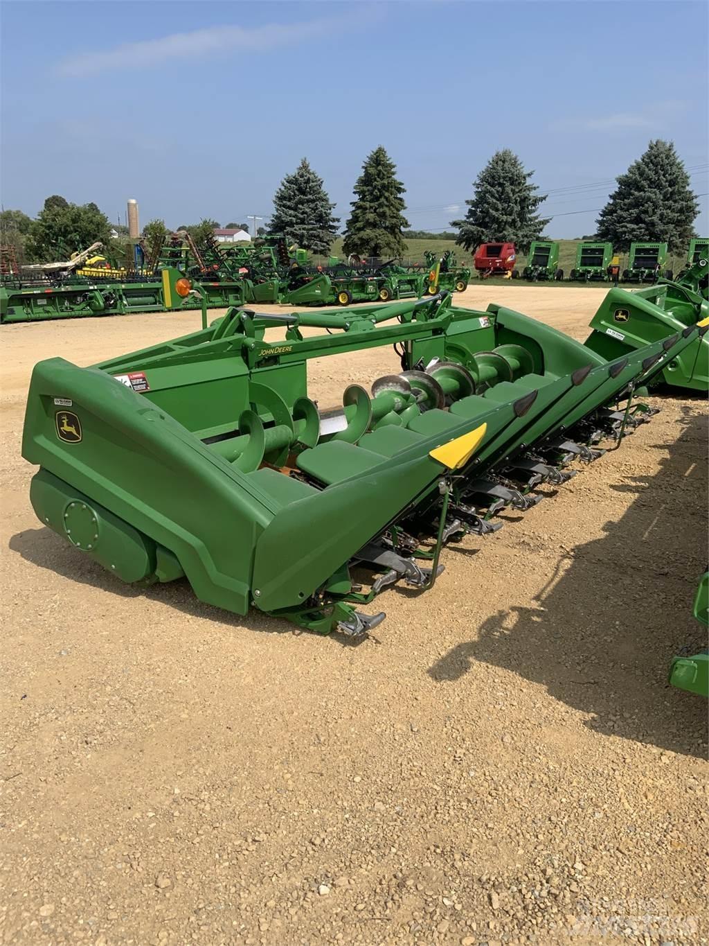 John Deere C8F Příslušenství a náhradní díly ke kombajnům