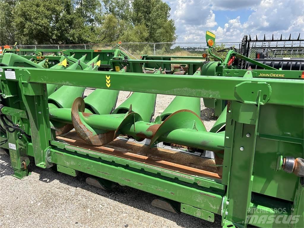 John Deere C8R Příslušenství a náhradní díly ke kombajnům