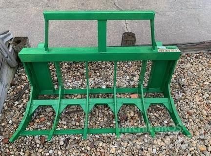 John Deere CR50 Klešťové drapáky